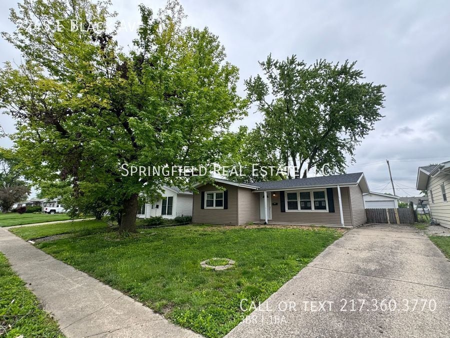 Primary Photo - 2245 E Black Ave