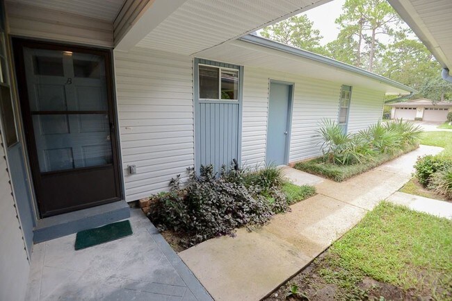Building Photo - 255 S Villas Ct