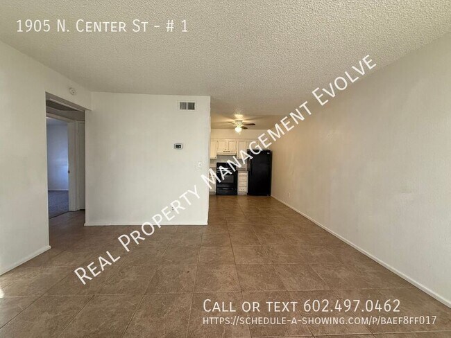 Foto del edificio - 1905 N Center St