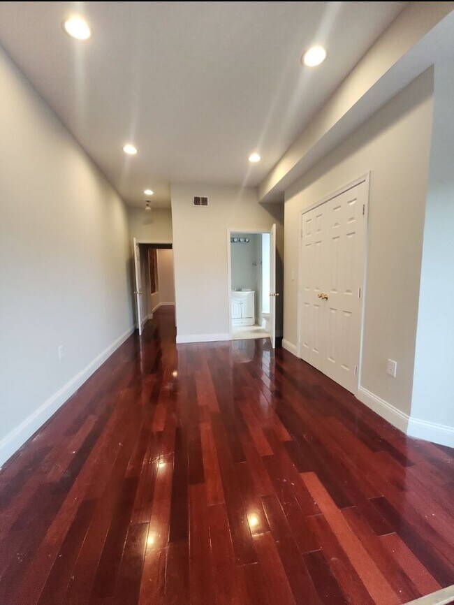 Building Photo - 2221 Eutaw Pl