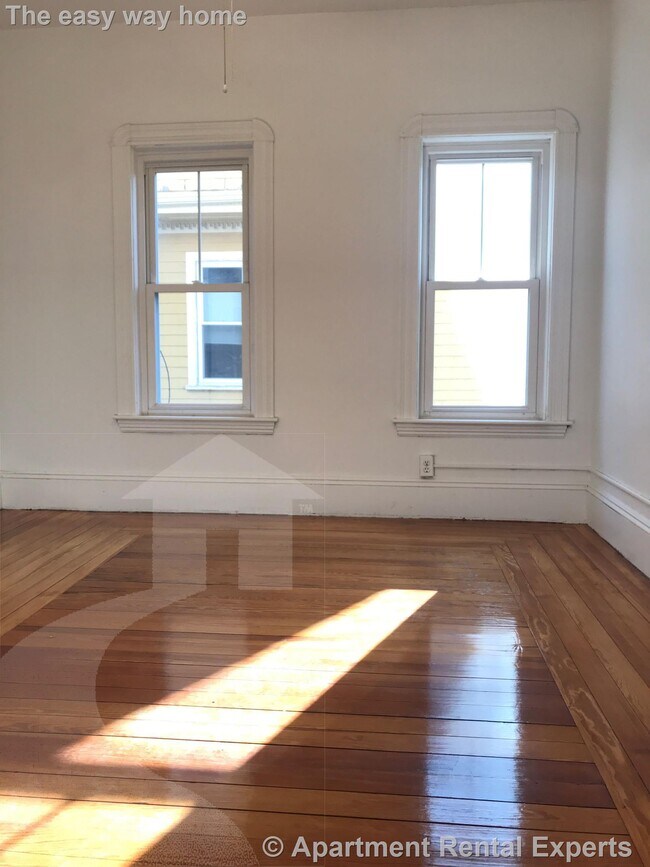 Building Photo - Renovated 3 Bedroom  - Walk to Davis Square