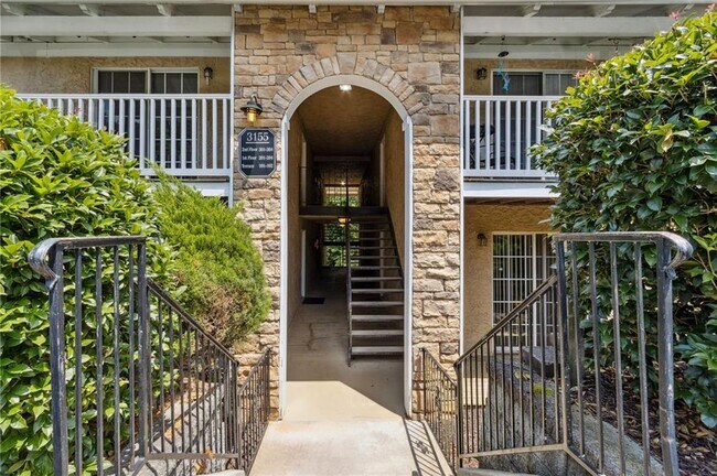 Foto del edificio - 3155 7 Pines Ct