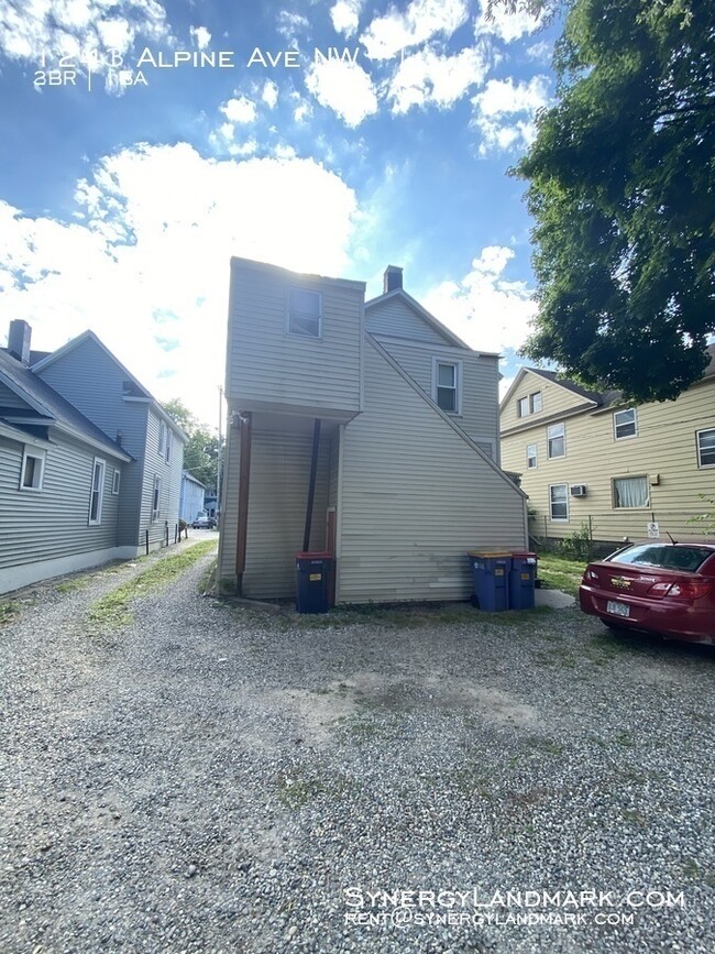 1241 Alpine Ave NW, Grand Rapids, MI 49504 House Rental in Grand