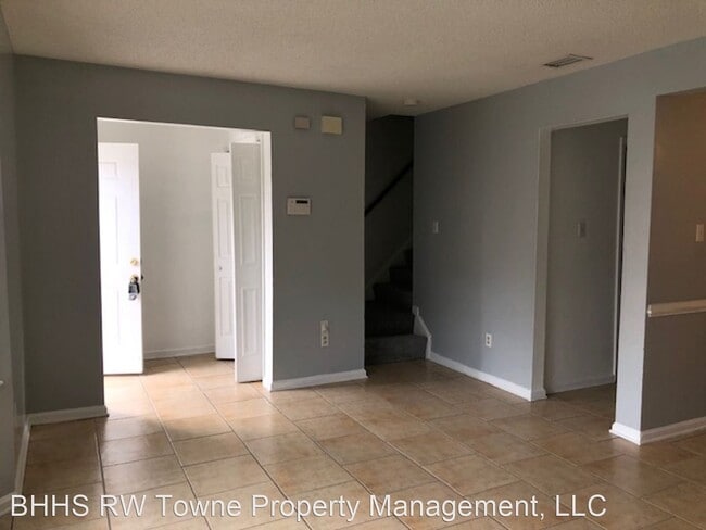 Building Photo - 3 br, 2.5 bath House - 721 Crystal Springs...