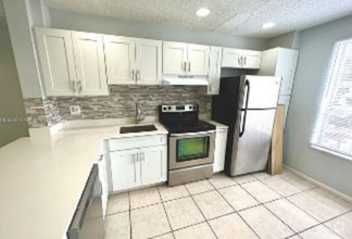 Building Photo - 8057 SW 21st Ct