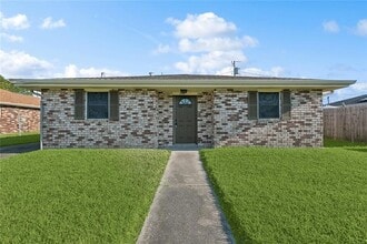 Building Photo - 2108 River Queen Dr