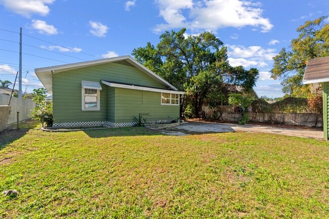 Photo - 1010 E Lake Ave House