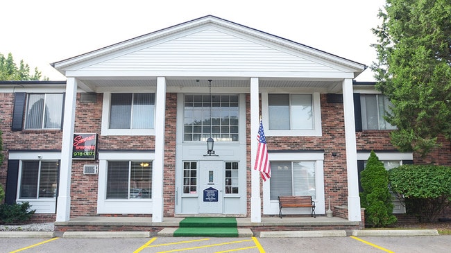 Building Photo - Somerset Manor East Apartments