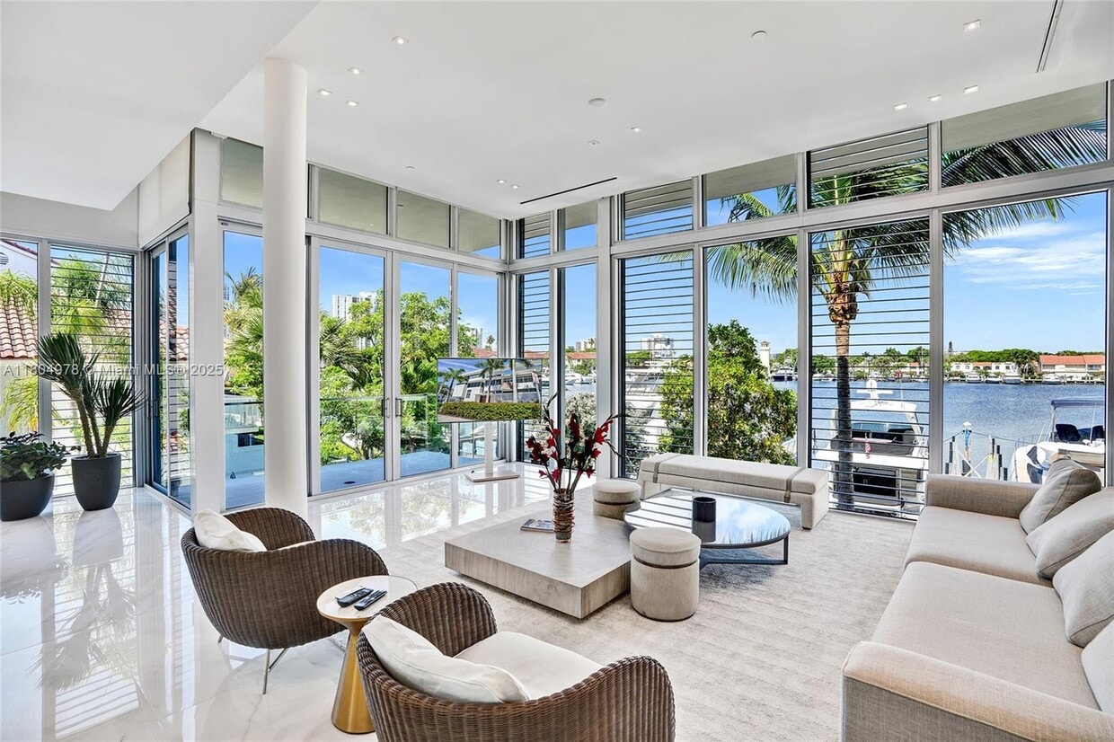 Foto principal - 3750 Yacht Club Dr