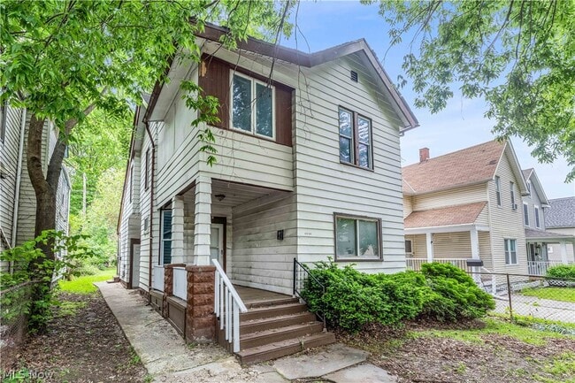 Building Photo - 2050 W 83rd St