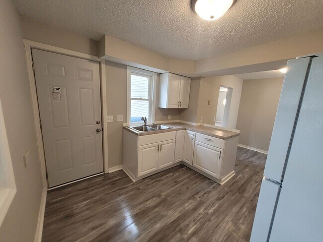 Foto del edificio - 1 Bedroom, 1 Bathroom Home near Iowa State Fairgrounds