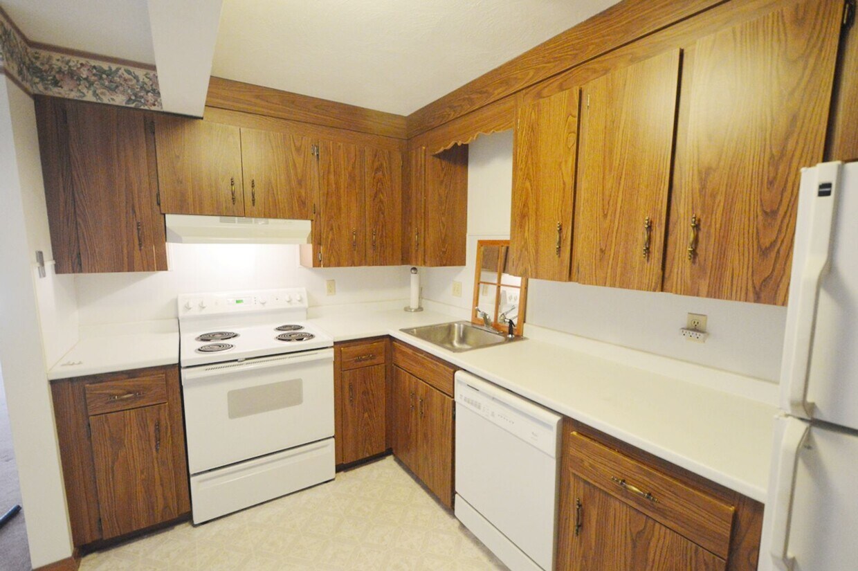 Primary Photo - Convenient 1 BR Holden MA