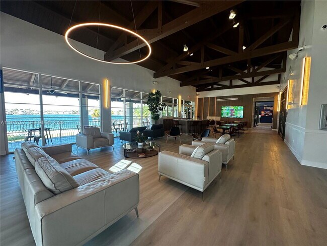 Foto del edificio - Northwest 107th Place, Doral, FL 33178 - 4 BR 3 BA single-family home