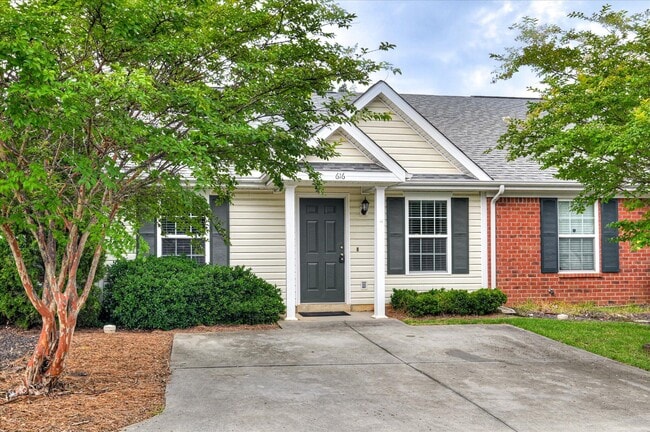 Building Photo - 616 Brook Trail