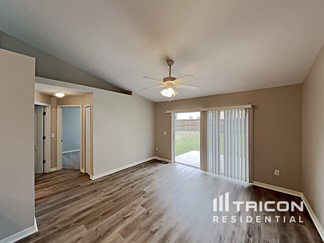 Foto del edificio - 11242 Lake Lanier Dr