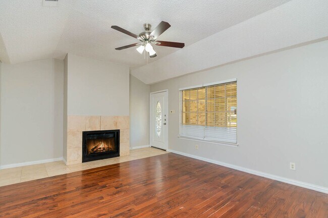 Building Photo - Charming Brick Corner Home with Spacious L...