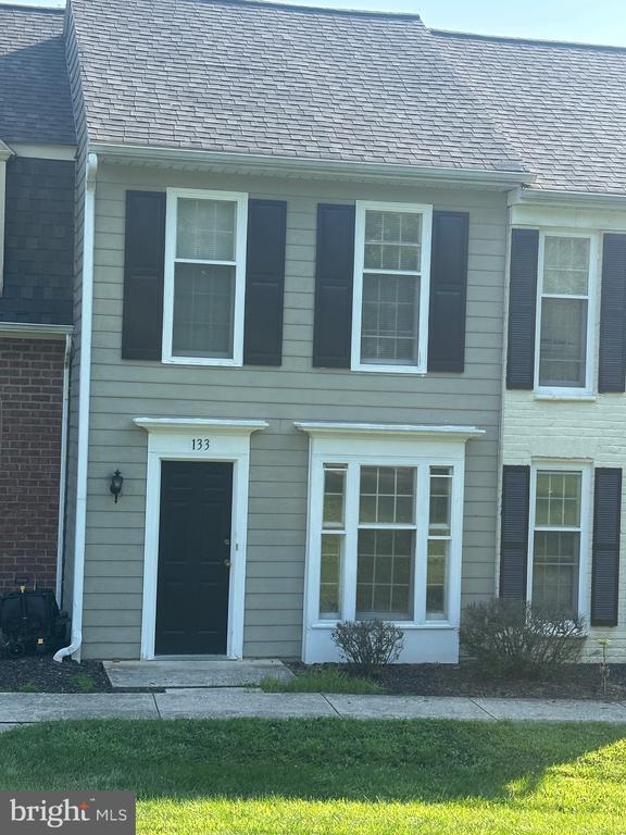 Building Photo - 133 Stanford Ct