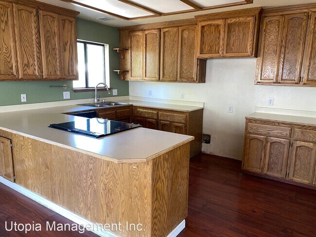Foto del edificio - 3 br, 2 bath House - 450 N. Spring Street