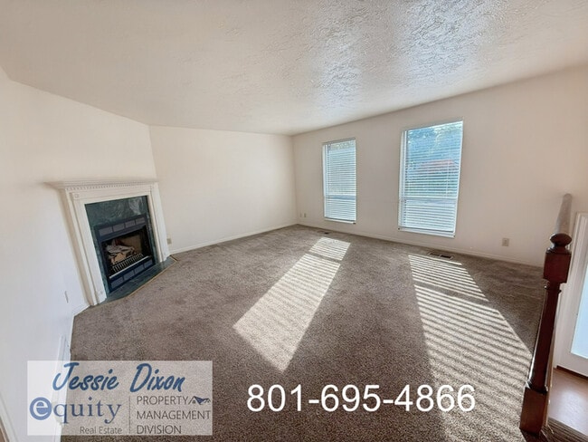 Photo - 10 W Monticello Dr House