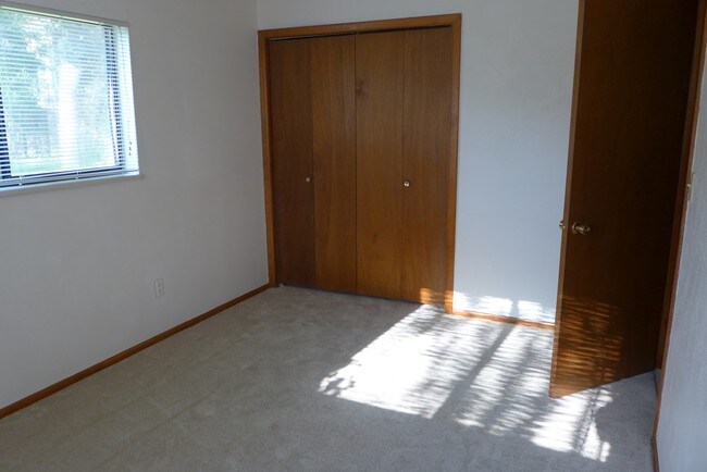 Building Photo - 5487 Raritan Place