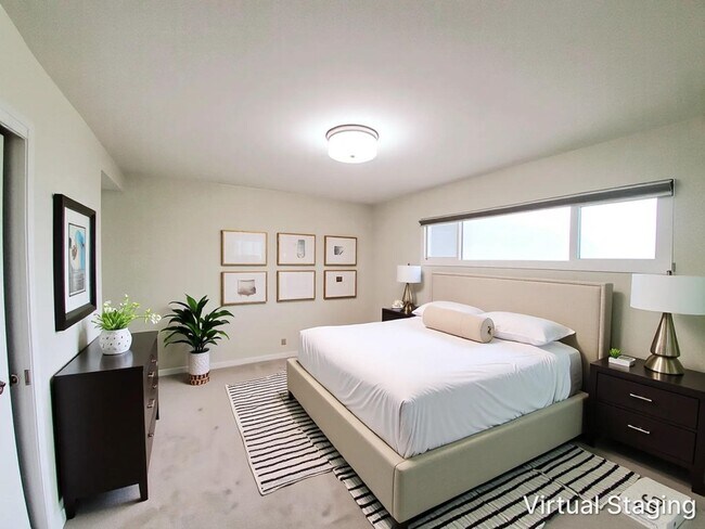 Foto del edificio - Lovely top floor condo unit; 2 bed/ 2 bath