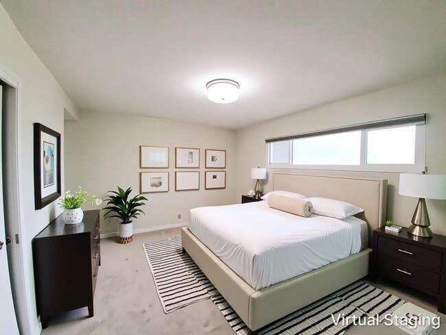 Building Photo - Lovely top floor condo unit; 2 bed/ 2 bath