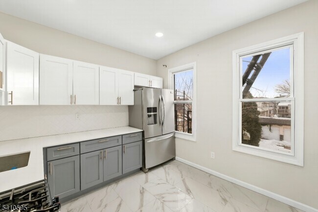 Foto del edificio - 335 Boulevard