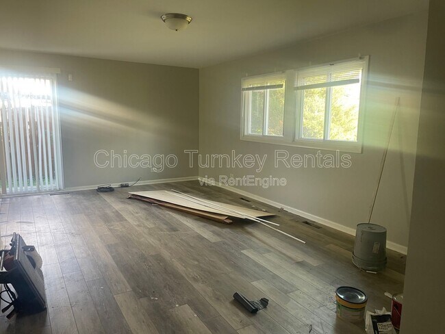 Foto del edificio - 3212 Charlemagne Ave