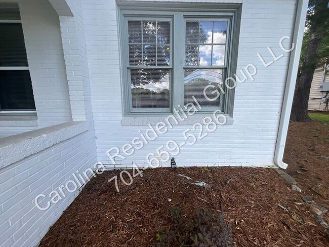 Building Photo - 314 19th St SW