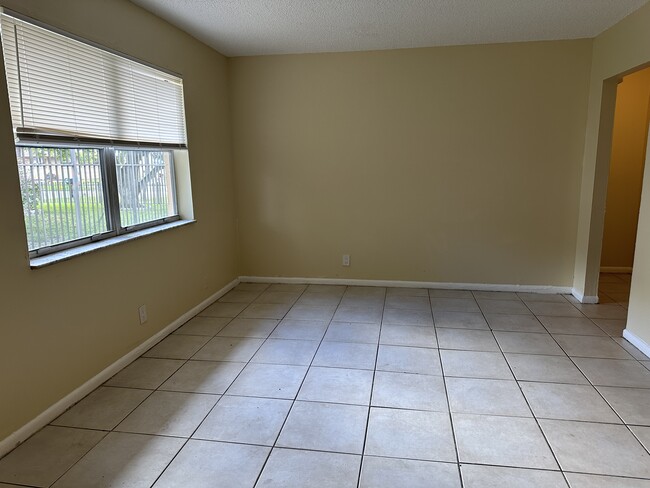 Foto del edificio - 5315 NW 22nd St