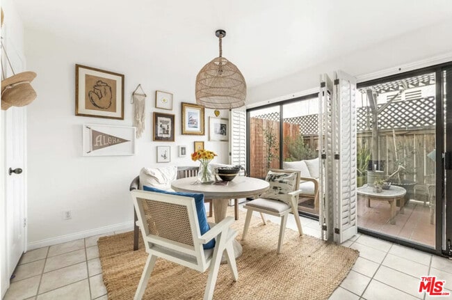 Building Photo - 1108 18th St