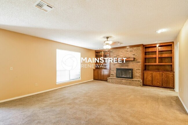 Foto del edificio - 3 Bedroom Pet-Friendly Home in Oklahoma City, OK with Main Street Renewal