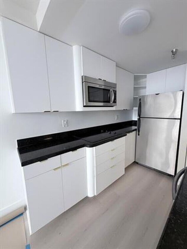 Photo - 540 Brickell Key Dr cu-1224