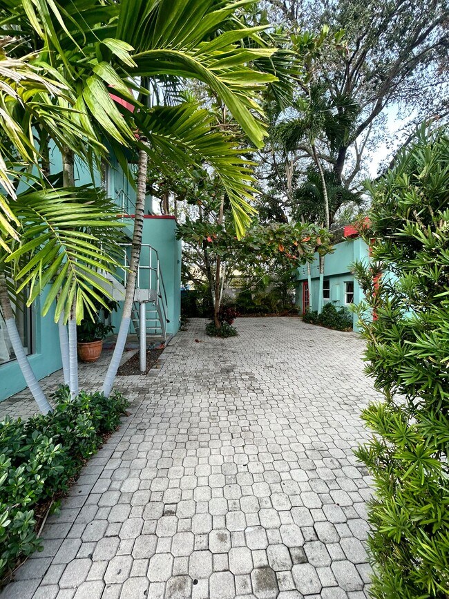 Foto del edificio - 647 NE 79th St