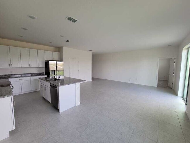 Foto del edificio - 662 Fairview Ave