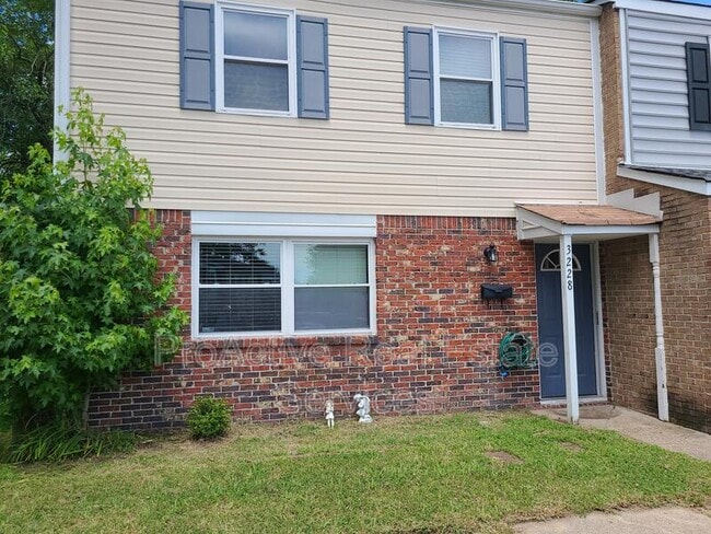 Photo - 3228 Dunnbury Ct Townhome