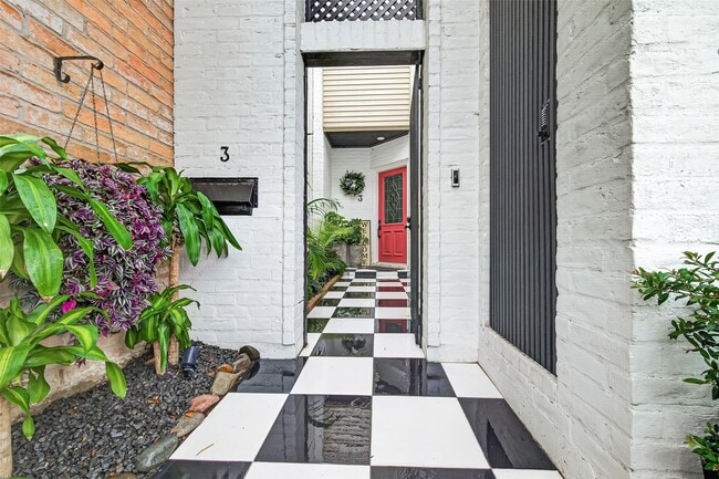 Building Photo - 3 River Hollow Ln