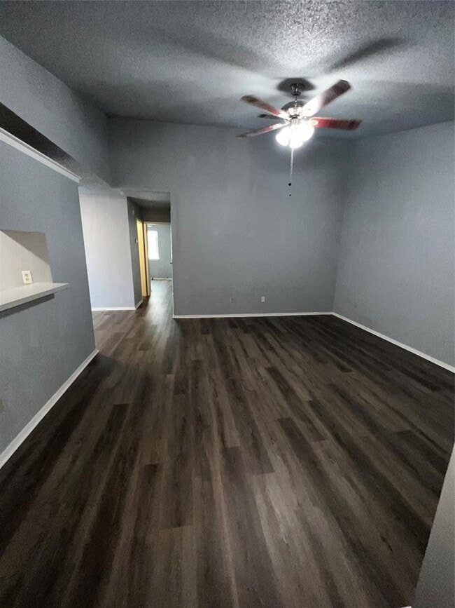 Building Photo - 617 Greenlawn Blvd
