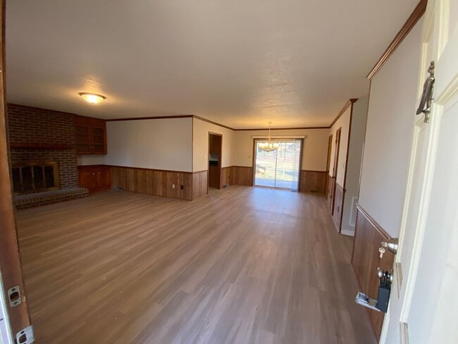 Building Photo - 3bed/2bath house on large lot with garage, Minutes from Hwy 73 and I-85, Close to Concord