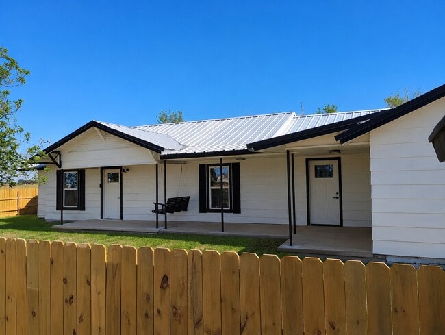 Building Photo - 7212 N County Rd 3300