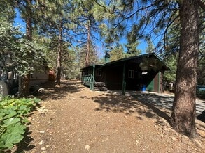 Building Photo - 448 Victoria Ln