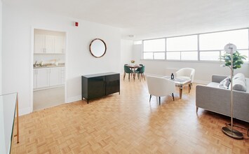 Building Photo - 53 Warrender Ave