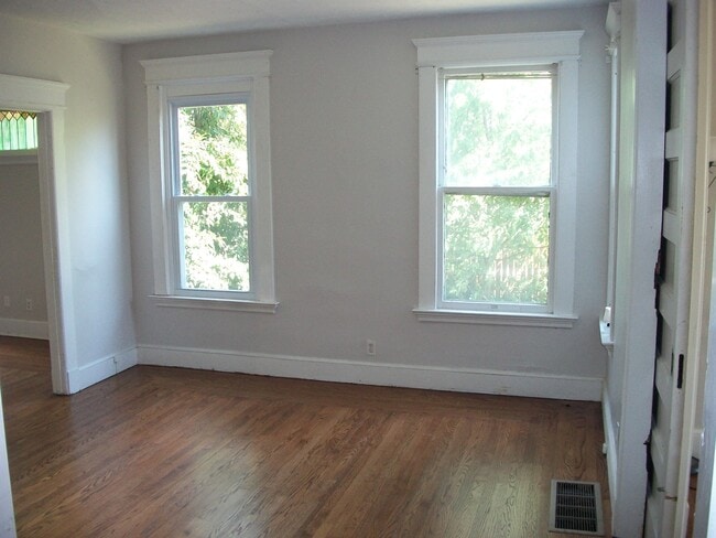living room - 985 Whalley Ave