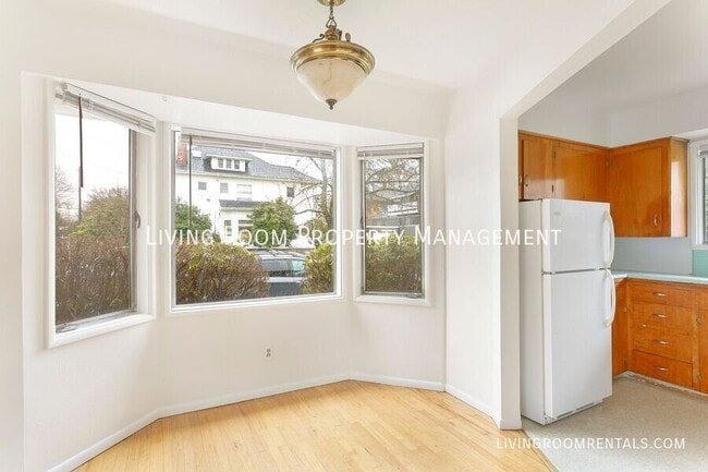Building Photo - 1535 NE 19th Ave