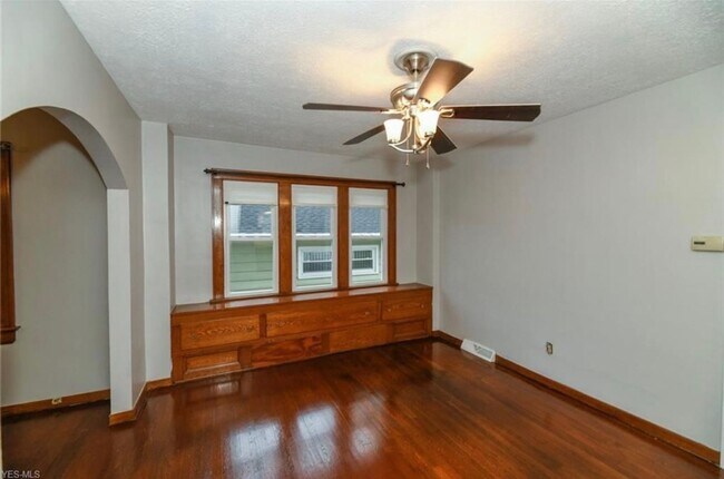 Foto del edificio - Beautiful home for lease