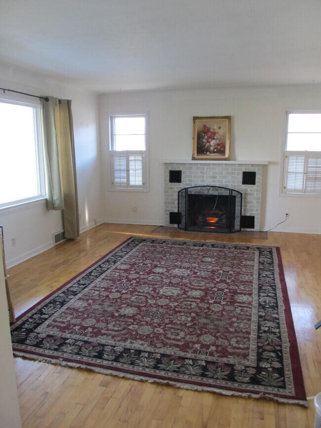 Building Photo - 5115 Texas Dr