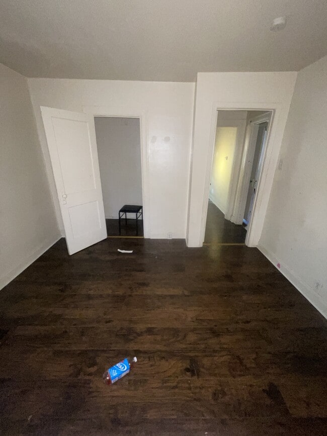 Foto del edificio - 8356 Strathmore Pl