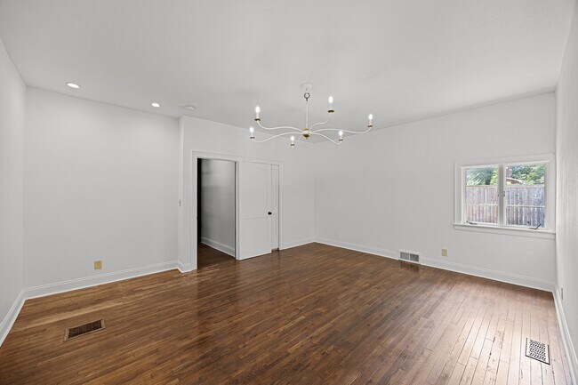 Foto del edificio - 2 Northwood Ave