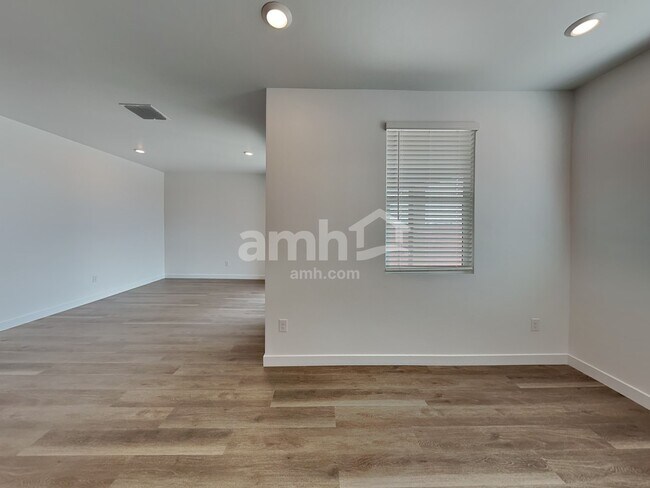 Building Photo - 13107 N Honest Endeavor Wy