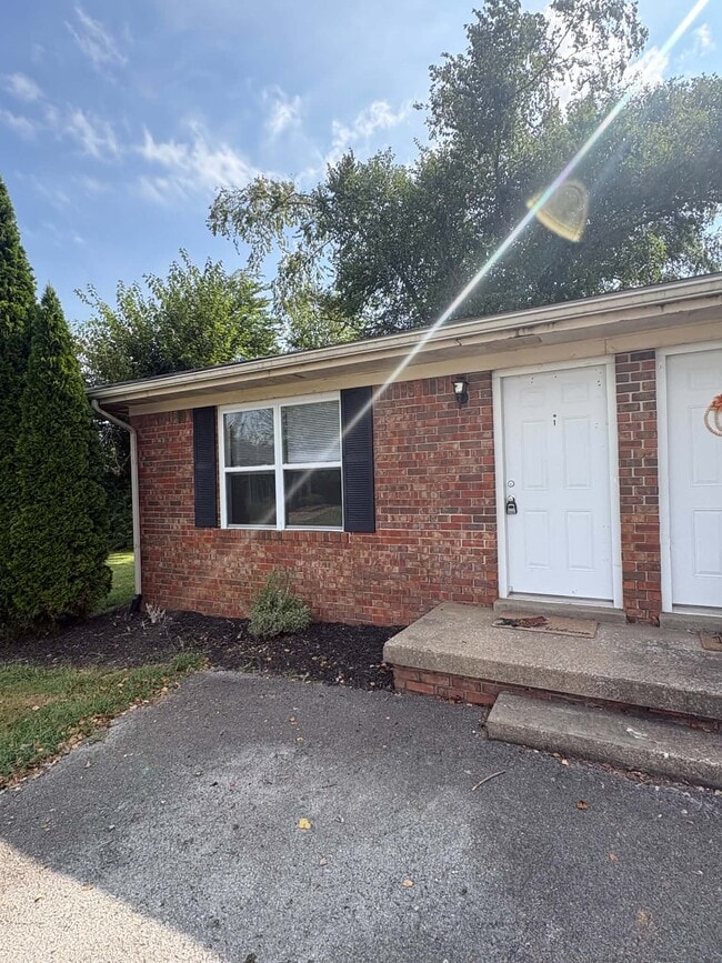 Building Photo - 1610 Flanigan Ct